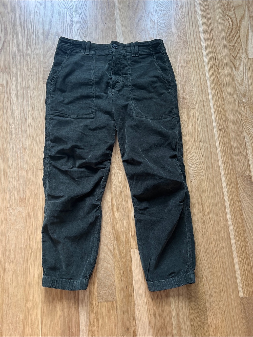 Citizens of Humanity Agni Utility Trouser in Dark Green Corduroy, Size 28